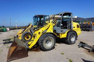lot 13 image: 2015 Wacker Neuson WL50LP Wheel Loader