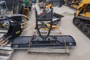 lot 33 image: 6 UTVSide By Side Snow Plow