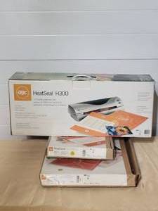 lot 18 image: GBC HeatSeal H300 Laminator  with 2 sizes of pouches - 12.5 Photo-Quality - Working