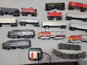 lot 38 image: Lot of 14 Lionel and Mar Trains & Transformer. O Gauge.
