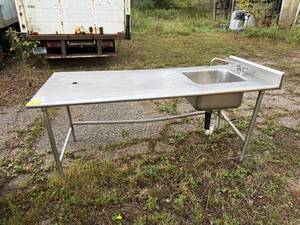 lot 8 image: STAINLESS STEEL TABLE WITH SINK