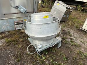 lot 14 image: ROOF VENT FOR VENT HOOD