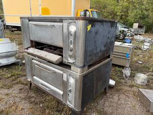 lot 15 image: PIZZA OVEN