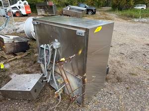 lot 16 image: VENT HOOD