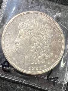lot 09 image: 1921-D US MORGAN SILVER DOLLAR