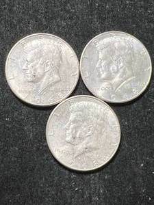 lot 10 image: 3 US 40% SILVER KENNEDY HALF DOLLARS ALL 1968