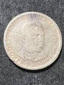 lot 29 image: 1946 US BOOKER T. WASHINGTON COMMEM HALF DOLLAR