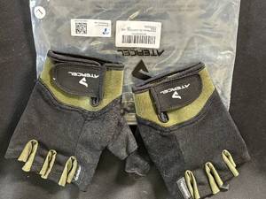 lot 59 image: Atercel Workout Gloves - Green, Size Large (Pair)