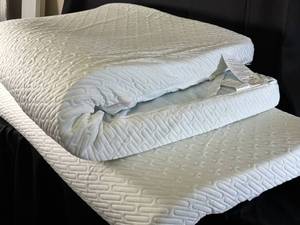 lot 62 image: Valuxe King Size Memory Foam Mattress Topper, 3 Inch