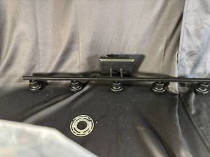 lot 92 image: Black Multi-Light Ceiling Track Fixture
