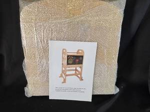 lot 115 image: New Learning Tower Child Kitchen Helper - Model 11101431