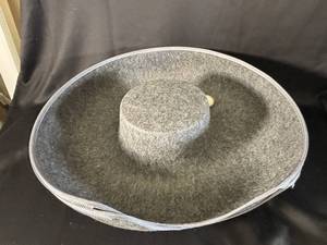 lot 127 image: Cat Felt Play Bed with Balls