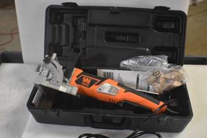 lot 22 image: WEN JN8504 8.5-Amp Plate and Biscuit Joiner with Case and Biscuits
