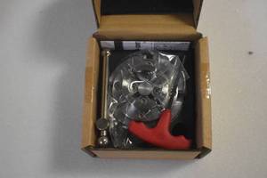 lot 25 image: WEN LA4374 3.75-Inch 4-Jaw Self-Centering Lathe Chuck Set with 1-Inch x 8TPI Thread
