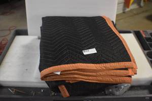 lot 39 image: Moving blankets