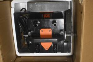 lot 56 image: WEN BG4270T 10-Inch Two-Direction Water Cooled WetDry Sharpening System