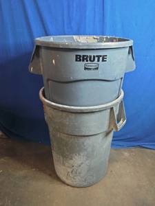 lot 21 image: (20) 55 Gallon Trash Containers
