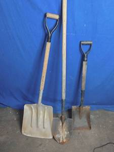 lot 36 image: 3 Shovels