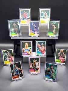 lot 15 image: (12) Assorted Vintage 1981- 82 Topps Basketball HOF Player Cards