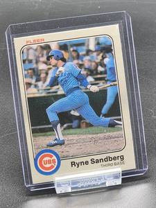 lot 20 image: Vintage 1983 Fleer Baseball Chicago Cubs HOF Great Ryne Sandberg Rookie Card #507
