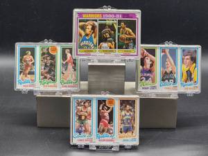 lot 34 image: (40) Assorted Vintage 1980 - 81 Topps Basketball Cards