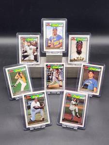 lot 44 image: (8) Assorted Vintage 1992 Topps Gold Baseball Rookie Cards