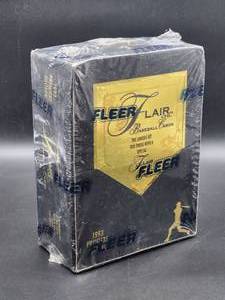 lot 57 image: Factory Sealed Vintage 1993 Fleer Baseball Flair Box  36 pks Premiere Edition Cards