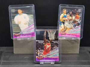 lot 128 image: (3) Assorted Vintage 1993-94 Topps Stadium Club Beam Team Player Cards