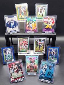 lot 189 image: (12) Assorted Limited Edition NFL Football Cards