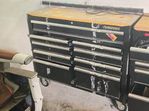 lot 10 image: Husky Rolling Tool Cabinet 9-drawer