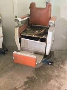 lot 18 image: Vintage Takara Company (Belmont) Barbershop Chair