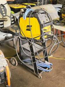 lot 25 image: Esab Mig Welder EM215ic