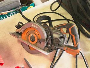 lot 27 image: Ridgid 7-14 Circular Saw R32102