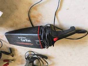 lot 33 image: Black & Decker Car Vac Plus Car Vacuum with Auto Plug Adapter
