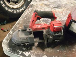 lot 89 image: Milwaukee 12V Compact Band Saw 2529-20