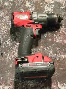 lot 98 image: Milwaukee 18V 12 Hammer DrillDriver 2804-20 with Battery