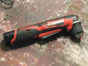 lot 104 image: Milwaukee 12V 38 Right Angle Drill 2415-20 with Battery