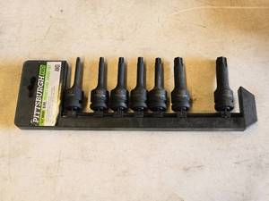 lot 149 image: Pittsburgh - T30,T40,T45,T47,T50,T55,T60,T70 12-drive Impact Star Drive Socket Set 7-piece