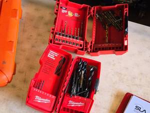 lot 164 image: Lot of (2) Milwaukee Drill Bit Sets with Case
