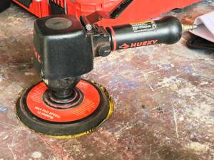 lot 174 image: Husky Pneumatic Dual Action Sander HSTC4790