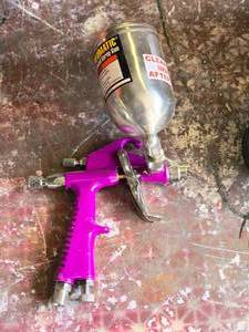 lot 175 image: Central Pneumatic Pneumatic 4-oz Adjustable Detail Spray Gun