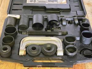 lot 186 image: Ball Joint  U-Joint Service Kit with Case
