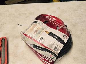 lot 190 image: Husky Heavy Duty Rubber Air Hose 50 x 38
