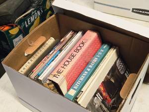lot 211 image: Lot of (1 Box) Cooking and House Repair Books