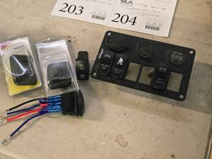 lot 204 image: FXC Rocker Switch Panel 5-gang with Extra Switches