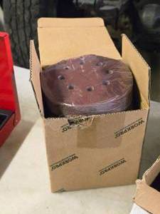 lot 215 image: Lot of (150) 5 P60 Grit Sanding Discs