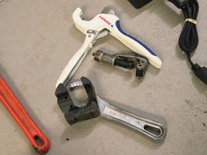 lot 226 image: Ridgid Pipe Cutter, Ridgid 2-in-1 Close Quarters Autofeed Cutter, Lenox Cutter