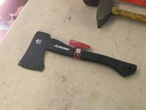 lot 231 image: Husky Hatchet (New)