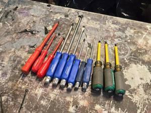 lot 239 image: Lot of (12) Screwdrivers (assorted)