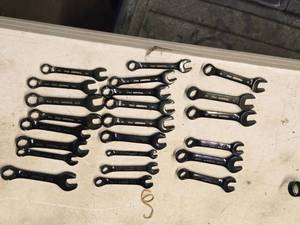 lot 265 image: Lot of (23) Husky Stubby Wrenches (assorted)